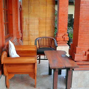 Pensión Yumi House